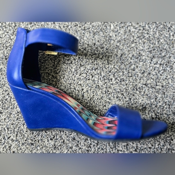 American Eagle Blue Wedge Pump Heel Ankle Strap Peep Toe Woman's Size 7.5 - Picture 15 of 15